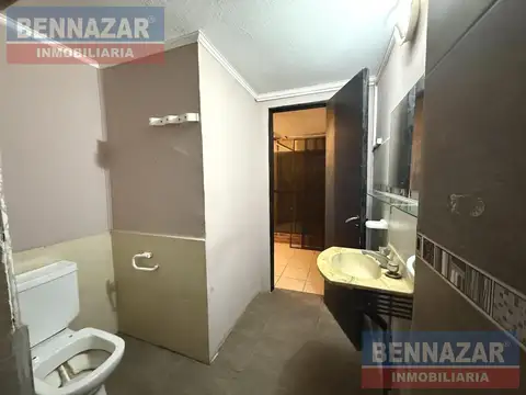 Oportunidad céntrica: local comercial + vivienda/oficina en San Pedro
