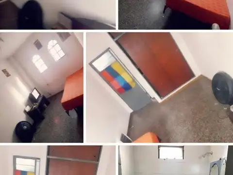 Av Gaona 2700, Piso 1