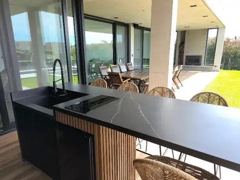 Casa en Alquiler 1 año