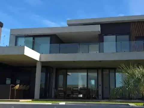 BOULEVARD DE TODOS LOS SANTOS 3500