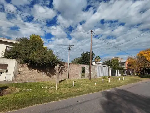 TERRENO CON GALPON, COCHERA Y ESPACIO LIBRE - ROSARIO