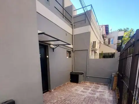 Casa 2 ambientes con 1 baño