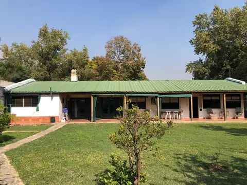 CASA AMERICANA CON GRAN PARQUE 1934 m2 - HURLINGHAM