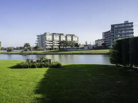 Alquiler anual o temporal  Yoo 3 ambientes con jardín al lago Central