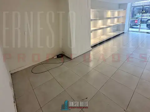 ALQUILER EXCELENTE LOCAL COMERCIAL EN LA CALLE ALSINA AL 300, QUILMES CENTRO.