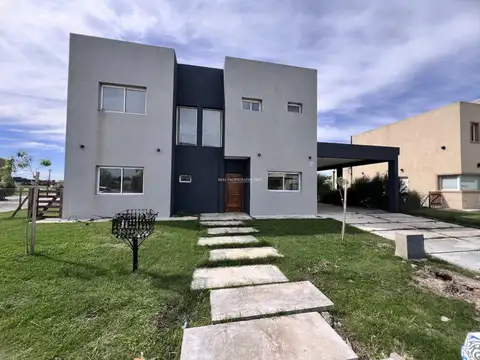 Venta Casa en Horizontes al Sur 5 Dormitorios Canning