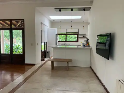 Casa 4 ambientes con 3 baños