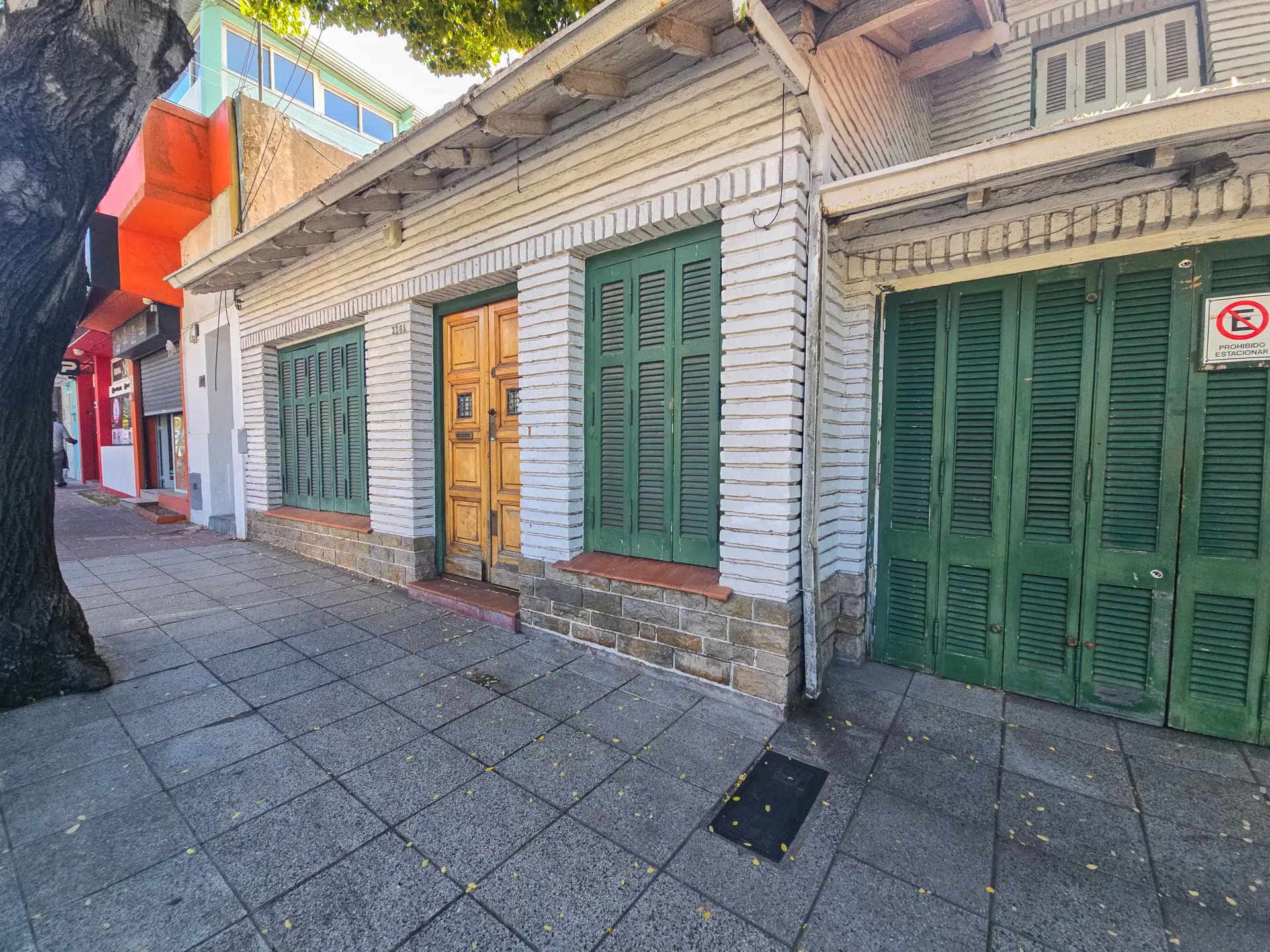 Chalet 5 amb.+ Departamento 2 amb. 433m2 - Tucumán y Roca
