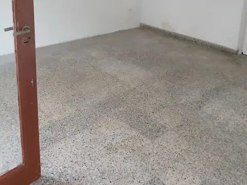 Local en Alquiler en Liniers, $ 550.000