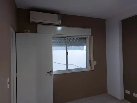 Departamento en Alquiler en Versalles, $ 650.000