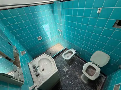 CASA EN VENTA DE 4 AMB. A REFACCIONAR LA MATANZA
