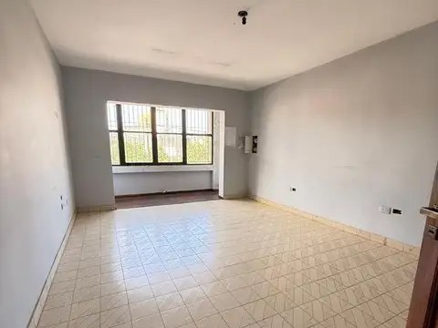 Importante propiedad comercial (local + oficinas + galpón) en Cornelio Saavedra al 200, SMT