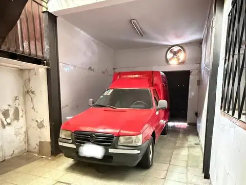 Oficina 6 ambientes con 4 baños