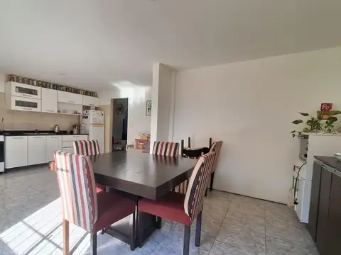 Casa 3 ambientes con 2 baños