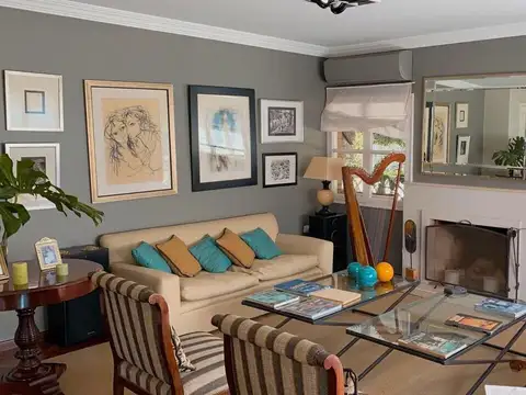 Casa 5 ambientes con 3 baños