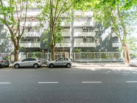 LUMINOSO DEPARTAMENTO DE DOS AMBIENTES EN CABALLITO SOBRE AV. AVELLANEDA.