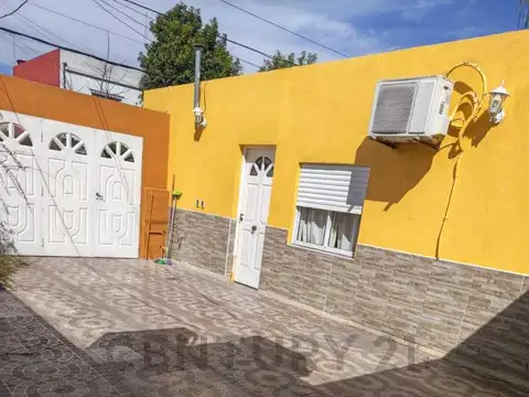 Venta en bloque: 4 departamentos con patio y terraza en Pilar.
