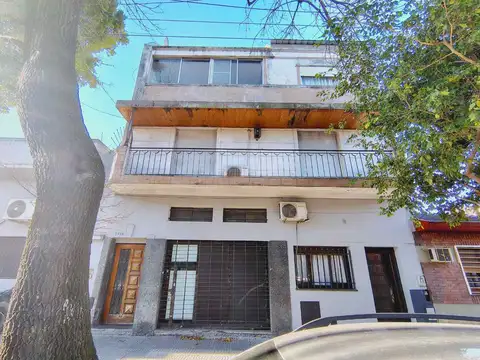 VENTA- 2 DEPTOS DE 3 Y 2 AMBIENTES-PQUE AVELLANEDA