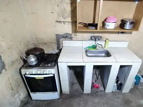 Casa 2 ambientes con 1 baño