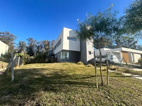 Casa en Alquiler de 3 dormitorios