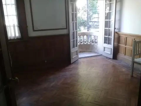 Depto Tipo Casa 9 ambientes con 2 baños