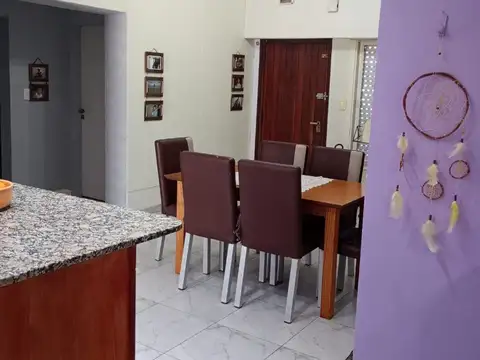 SE VENDE PROPIEDAD TIPO PH DE DOS DORMITORIOS CON COCHERA
