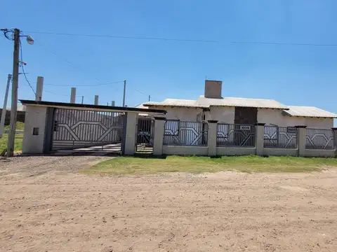 Casa 5 ambientes con 4 baños