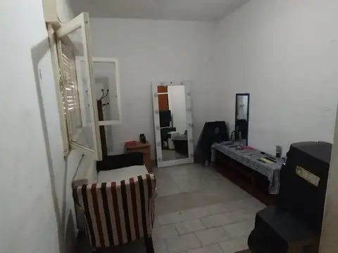 Casa 6 ambientes con 2 baños