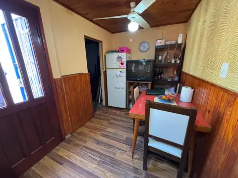 Casa de 3 amb con parque y Depto de 3 amb.