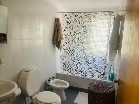 Departamento 4 ambientes con 2 baños