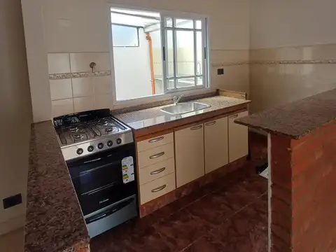 Departamento en Alquiler en Lomas del Mirador, $ 750.000