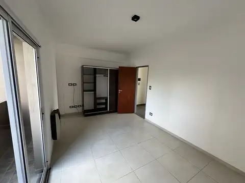 Departamento en Alquiler en Tolosa, $ 850.000