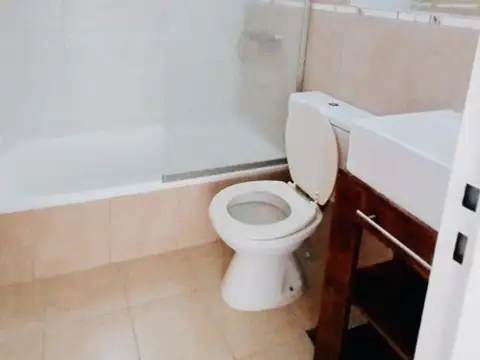 SEMIPISO EN PICHINCHA CON COCHERA