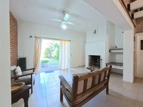 Galpón con vivienda en venta sobre acceso principal de Suipacha