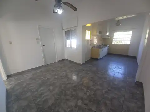 Depto Tipo Casa en Alquiler en Villa Ballester, $ 750.000