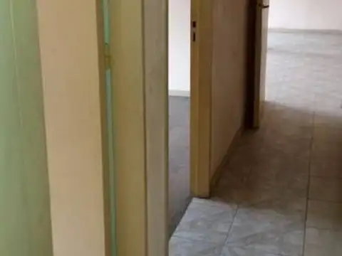 Excelente Ubicación  -  Ambientes Espaciosos  - Apto Profesional