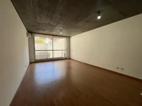 Departamento de 2 amb con balcón y cochera