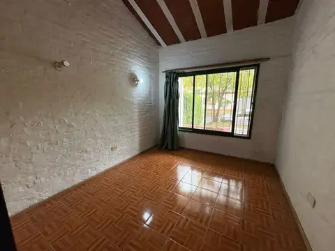 CASA 6 DORMITORIOS EN 3 LOTES CON PISCINA APTO CRÉDITO BELLA VISTA