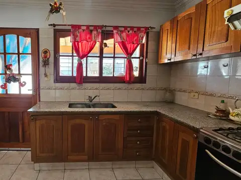 Depto Tipo Casa en Venta en Haedo Sur, USD 98.000