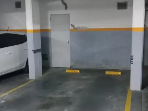 Cochera con Baulera en Almagro