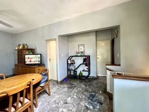 Depto Tipo Casa 6 ambientes con 2 baños