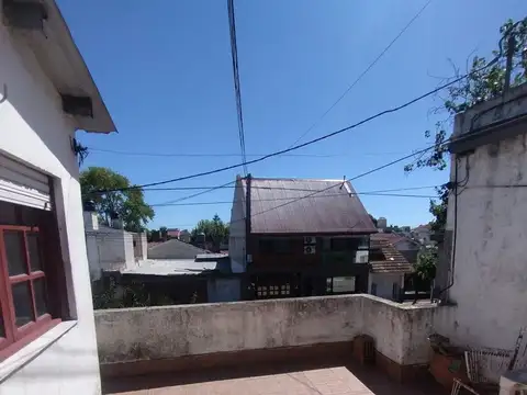 Casa 6 ambientes con 3 baños