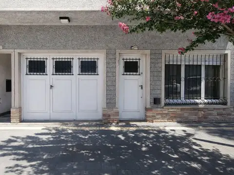 Casa en block ideal inversor en parque luro