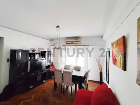 Departamento 3 Ambientes con Balcón sobre Av. Asamblea – Parque Chacabuco