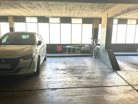 Excelentes cocheras a metros de Avda. Rivadavia