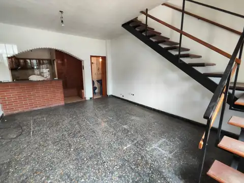 Depto Tipo Casa en Venta de 3 ambientes