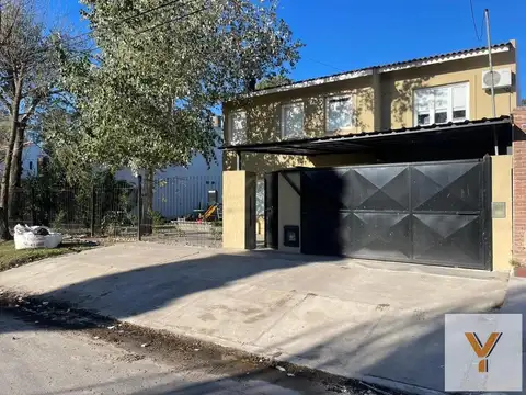 Casa en venta - 3 Dormitorios 2 Baños - Mar del Plata