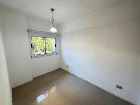 Departamento 2 ambientes al frente barrio Flores