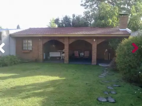 Casa 6 ambientes con 2 baños