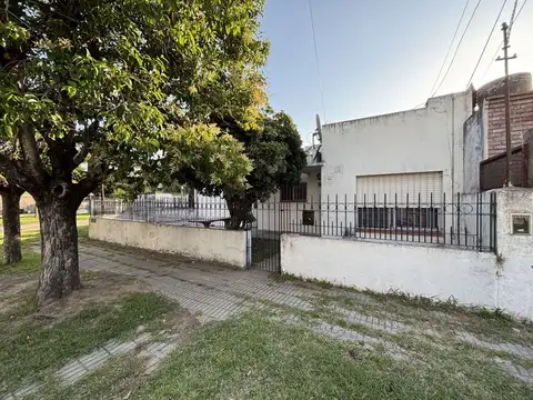 Casa 3 ambientes a 3 cuadras Av. San Martín - RETASADA 